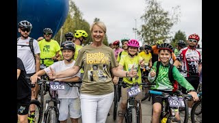 Radość i aktywność na rowerze. Małopolska Tour na Pustyni Błędowskiej