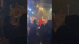 ライブハウスでやる事じゃないwwwww