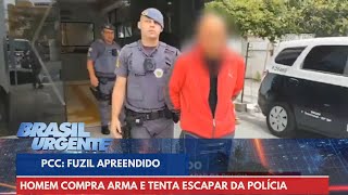 Homem joga fuzil de dentro de carro durante fuga da PM | Brasil Urgente