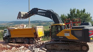 Bozulan Beton Yol Sökümü Volvo EC350EL Ekskavatör Çalışması