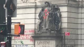 😱 CRAZY VANDALISM (2020) IN NYC Courthouse Looking Like THE BATMAN MOVIE | BLM Movement Graffiti