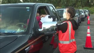 Hialeah residents thankful for grocery gift cards around the holidays