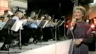 Dionne Warwick - I'll Never Love This Way Again (Pebble Mill 1982)