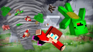 JJ and Mikey WERE CAUGHT IN A TORNADO in Minecraft Challenge - Maizen