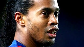 Ronaldinho Top 10 Goals & Skills Moves