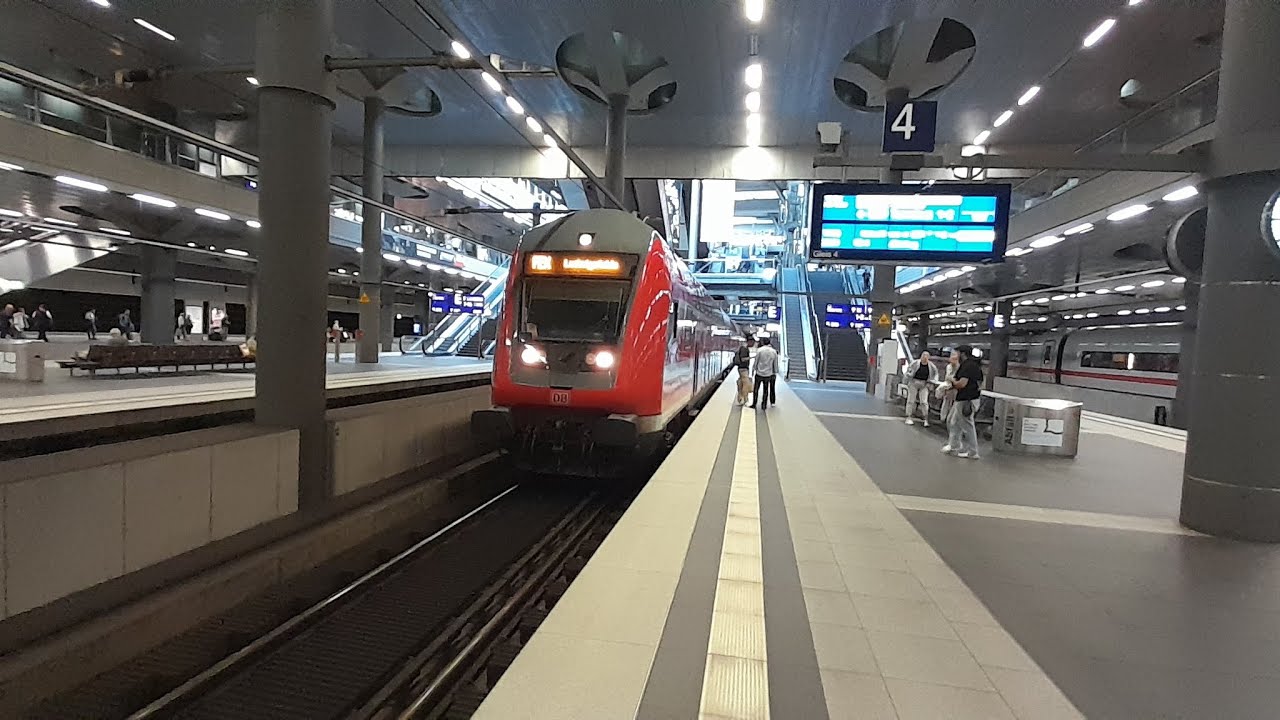 Mit Dem Flughafen-Express Als FEX 19867 Von Berlin Hbf Tief Nach Berlin ...