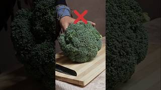 How To Cut Broccoli 🥦 ? | #kitchentips #foodhacks #tips #tricks #yt #ytshortsindia #shorts #healthy