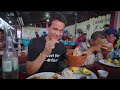 $2 guatemalan street food 🍗 fried chicken at biggest market in central america