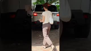 Ananya Panday's CUTE GESTURE😍❤️ & Wishing Happy Diwali | Ananya Panday Gym Look #shorts