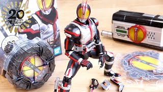 平成20作記念 S.H.Figuartsシリーズ始動！第1弾は仮面ライダーファイズ ライドウォッチ型台座付き！20 Kamen Rider Kicks Ver