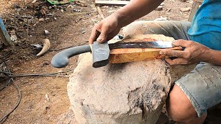 super kreatif membuat sarung golok dari tanduk di padukan dengan kayu dan menempa golok  super tajam