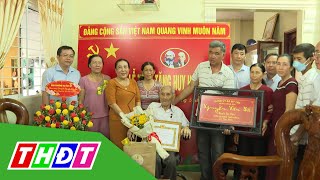 Trao huy hiệu 60 năm tuổi Đảng cho đảng viên ở TP. Cao Lãnh - Đồng Tháp | THDT