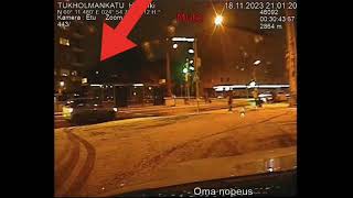 POLIISIN VIDEO: Puskurissa kiinni ajaneelle pakettiautoilijalle 10 päiväsakkoa