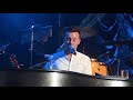 Nathan Carter singing “Summer in Dublin”