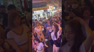 Foreigner Dance On Trending Vietnamese Song