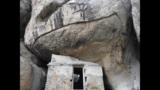 Rajagiri Lena aka Rajagiri Caves, Rajagiri Kanda, Mihintale (2018)