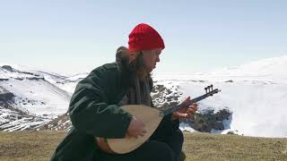 Saz Bağlama in Ani's ruins