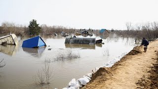 Тысячи домов и дач затоплены. Вода продолжает прибывать на западе Казахстана
