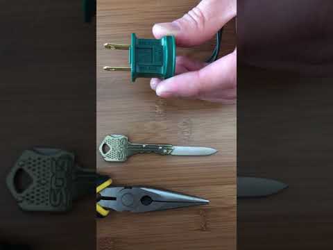 How to fix a Christmas light blown fuse How to fix a Christmas light blown fuse