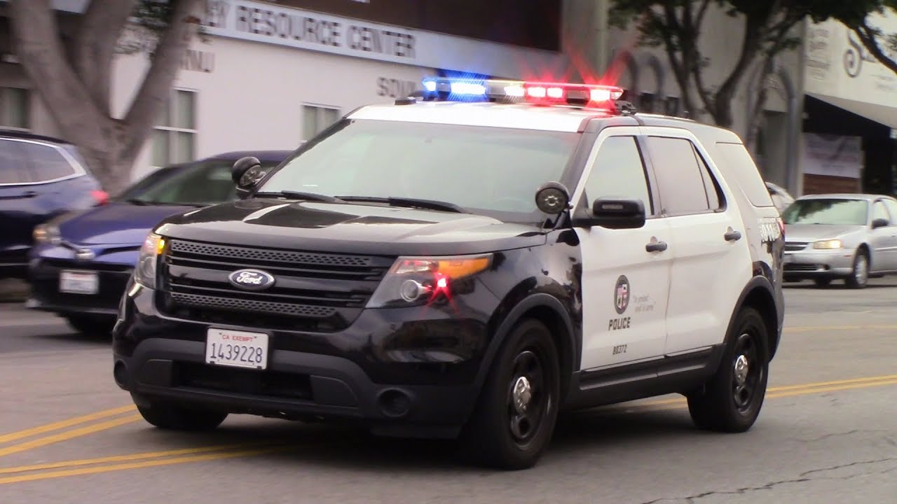 Lapd West La Unit Responding Code 3 Youtube