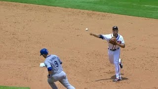 LAD@ATL: Braves turn two to escape jam in the 6th