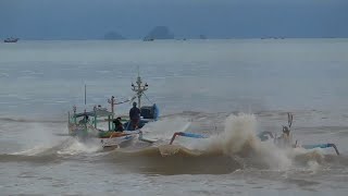 Indonesian fishing boats go to sea