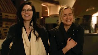 Taylor Schilling and Laura Prepon blooper S5 | OITNB