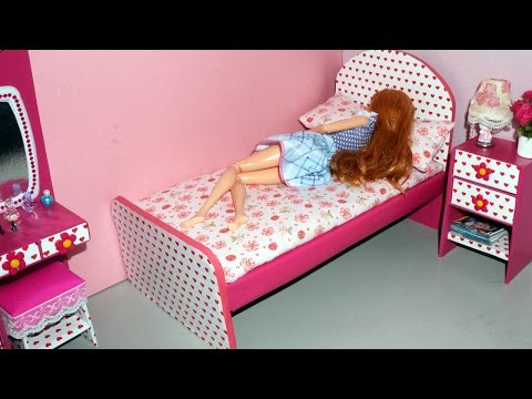 How to make a cardboard bed for dolls - miniature crafts DIY *no hot glue gun* How to make a cardboard bed for dolls - miniature crafts DIY *no hot glue gun*