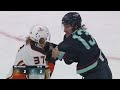 brandon tanev drops the gloves with william lagesson