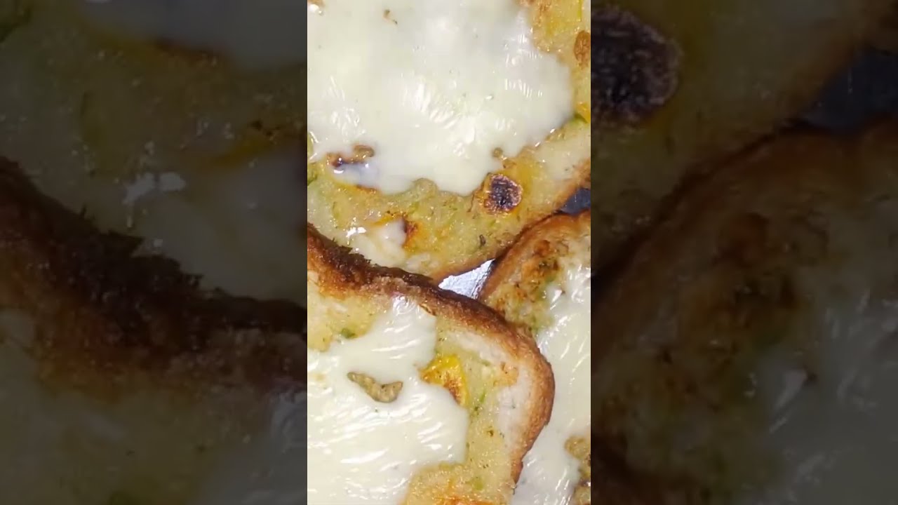 how to make cheese garlic bread at home/ French style cheese garlic toast/bread pizza recipe at home