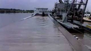 Doortje zand laden op binnevaartschip beunschip