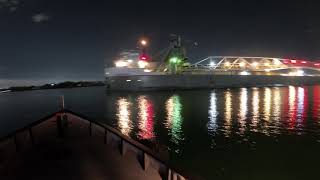 Time lapse delivering to the Mississagi on the Detroit River.