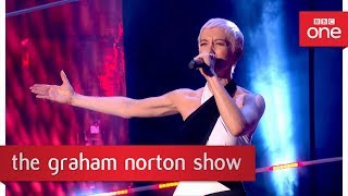 SuRie performs \