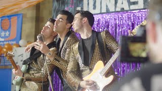 Jonas Brothers - What A Man Gotta Do (Behind The Scenes)