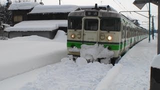 [Heavy Snow] 115系電車 雪で線路がふさがれ発車できず 越後線 礼拝駅 2012.2.19