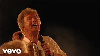 Bill & Gloria Gaither - O, the Blood of Jesus/Nothing But the Blood/Near the Cross (Medley) [Live]