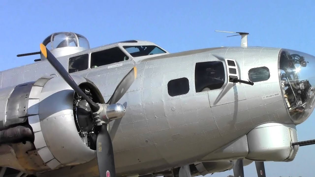 EAA B-17 Flying Fortress 30 Minute Flight (Outside Shots) - YouTube