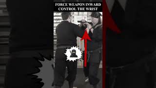 NINJUTSU TRAINING 🥷🏻‼️ How To DISARM a GUN from a CRIMINAL ✅ Self Defense Techniques #Shorts