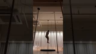 [일상/폴댄스(poledance)] 아이유(IU) - 아이와 나의 바다 (feat. 속도빨라서 멘탈붕괴된 알레가수스)