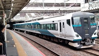 E257系2500番台NC-31編成が特急あかぎ新宿行きの返却回送列車として大宮駅10番線を何も鳴らさずに発車するシーン(回????Ｍ)