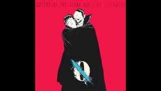 Queens of the Stone Age- Smooth Sailing