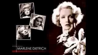 Marlene Dietrich, Der Trommelmann. (The Little Drummer Boy).