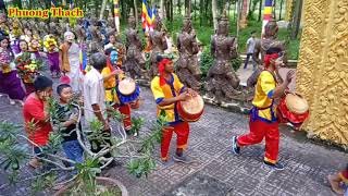 កឋិនទានដង្ហែរចូលកាន់វត្តដីក្រហម / lễ dâng y kathina dâng vào chùa cà hom trà cú