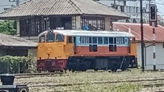 Gek 4001ที่สถานีรถไฟนครราชสีมา ไปต่อพ่วงรถบชส.พ่วงเสริมขบวน136