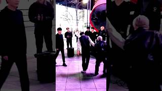 [STREET ARTIST] ANTARES. HILARIOUS IINTERACTIVE BUSKING.