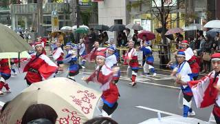 国士舞双、ふくろ祭り前日祭アゼリア通りでの演舞