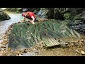 Boy Lam created a very unique way to trap fish to catch fish. | Wandering boy