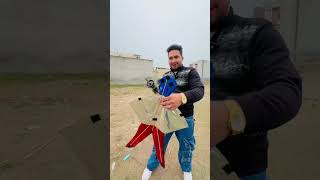 जादू वाली चरखी से बच्चे को पतंग में बदल दिया 😍🪁#kiteflying #kite #patang #patangbazi #viralshorts