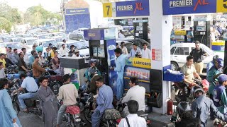 Pakistan: Another round of massive fuel price hike, prices of Petrol increased by Rs 30 Per Litre