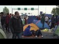 Migrants stuck on Serbia's border with Hungary